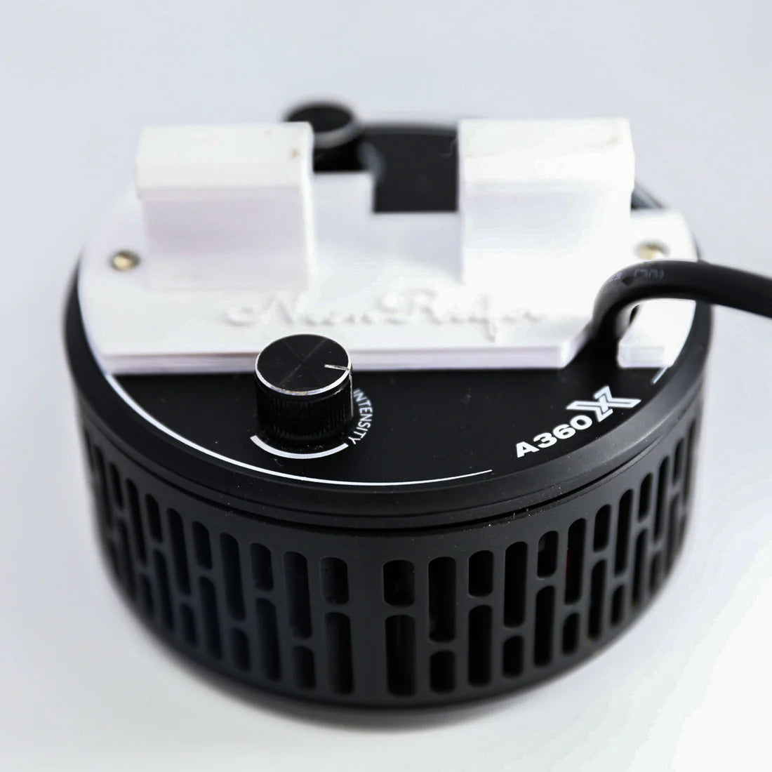 The Kessil A360x/A360xe/500 RMS Light Mount